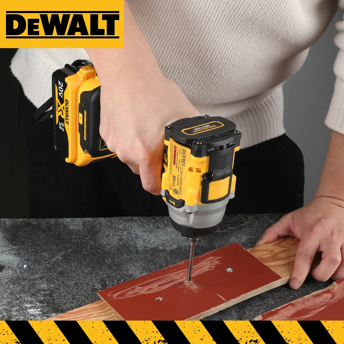 DEWALT Atomic 20V Maximum Cordless Wrench 1/2 Inch Cordless Impact Wrench Variable Speed Charging Wrench DCF921